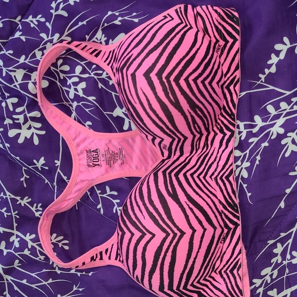 Victoria’s Secret Pink Yoga push up - Picture 5 of 10